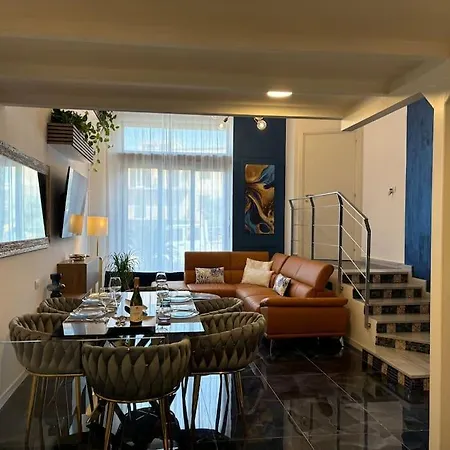 Apartment I Due Grifoni Blue Loft